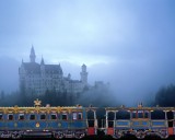 Der Hofzug vor der Neuschwanstein-Kulisse